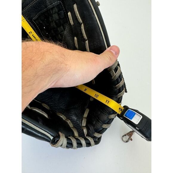 Louisville Slugger Men's Softball Leather Baseball Glove Mitt Genesis 1884 Black - Picture 7 of 7